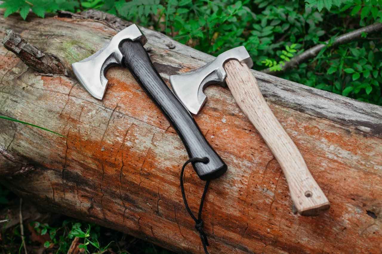Кованый туристический топор 40 см (сталь 65Г)